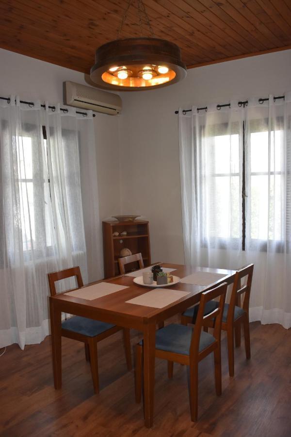 Betty'S Garden House Villa เนอา อันคิอาลอส ภายนอก รูปภาพ