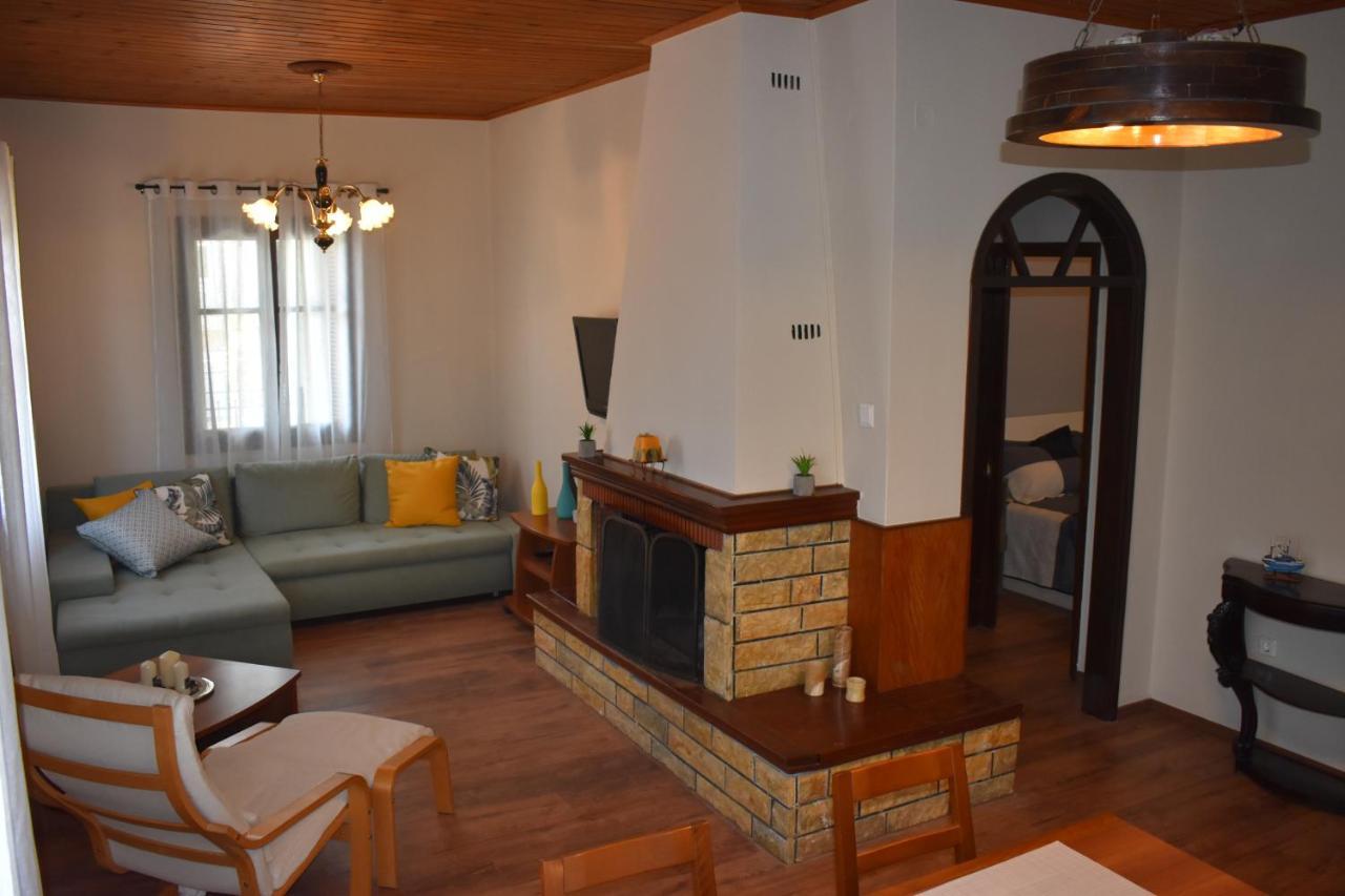 Betty'S Garden House Villa เนอา อันคิอาลอส ภายนอก รูปภาพ