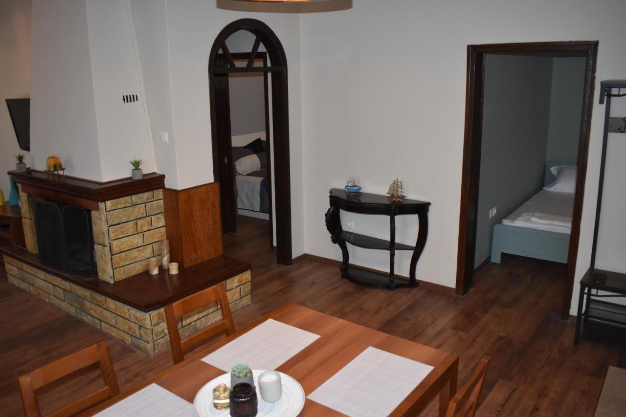 Betty'S Garden House Villa เนอา อันคิอาลอส ภายนอก รูปภาพ