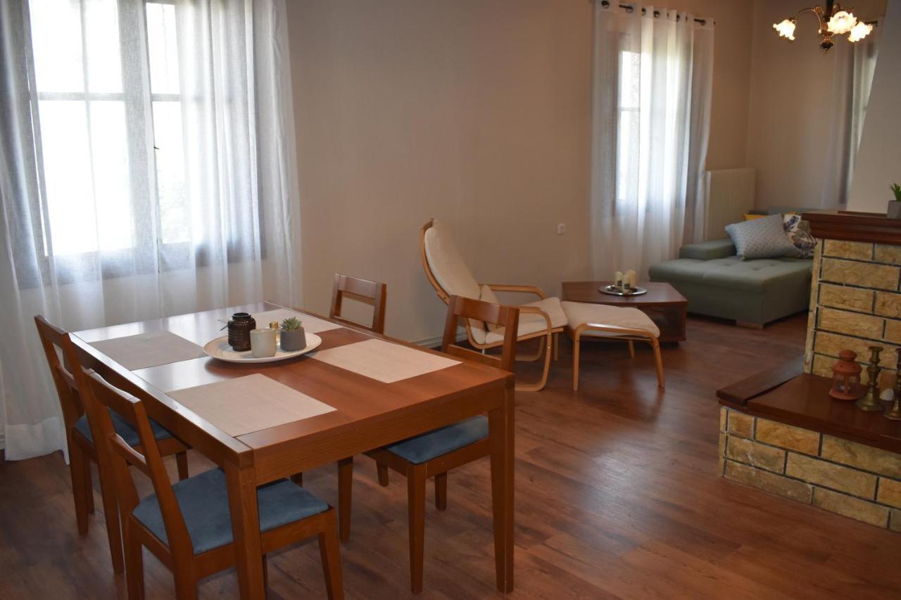 Betty'S Garden House Villa เนอา อันคิอาลอส ภายนอก รูปภาพ